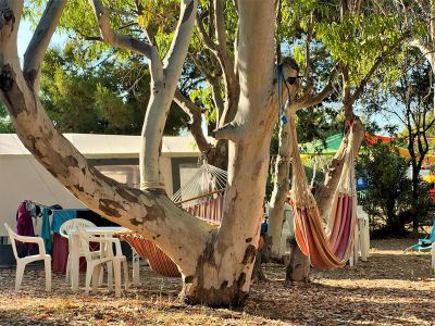 hngematten im familiencamp sardinien