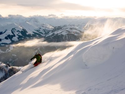 Herrliche Tiefschneeabfahrten ( by Jessica Haupt)