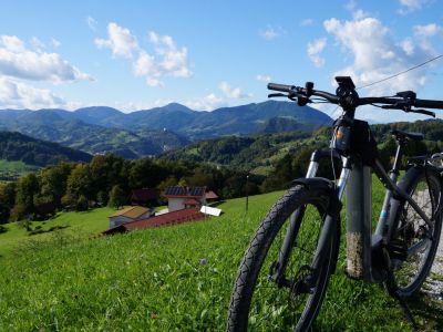 slowenien familienreise aktivurlaub na skaluc e-bike