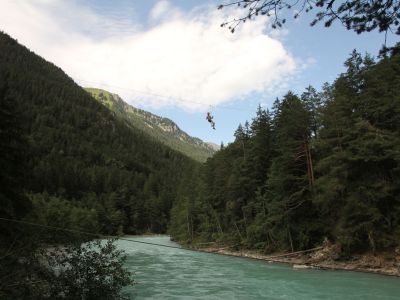 kinder canyoning tirol im familienurlaub oesterreich