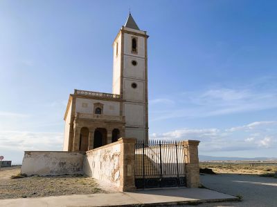 kirche am strand cabo de gata