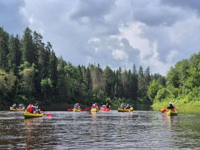 kanufahrt lettland estland familienreise teenager