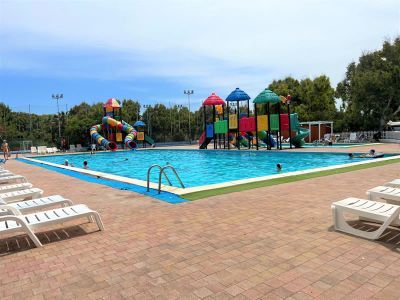 pool im familiencamp sardinien