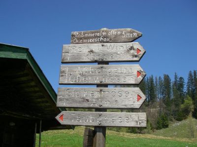 bayerische alpen wandern ohne gepaeck wegweiser