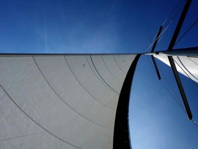 segeboot chartern mit der familie und skipper