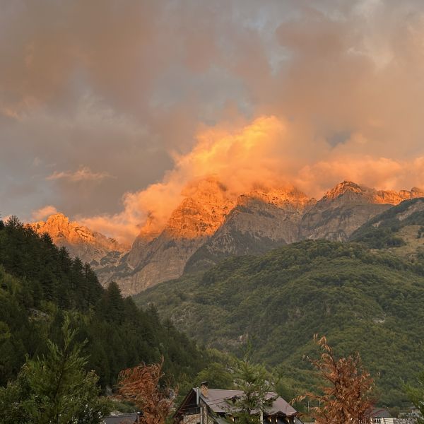 Bergwandern in den Albanischen Alpen 