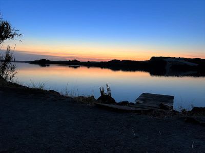 fluss sonnenuntergang farben