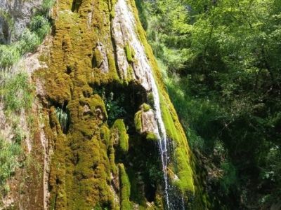 familienfreundlicher Natururlaub in den Alpen in Slowenien Wasserfall
