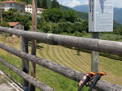 Wandern mit Gepcktranport in Venetien vom Gardasee nach Venedig