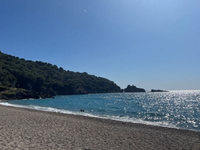 Sonne am Strand von Karavostasi