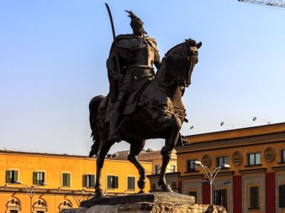 Skanerbeg Statue Tirana Albanien