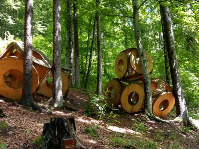 Naturkunst im Sellatal bei Wanderwoche im Trentino