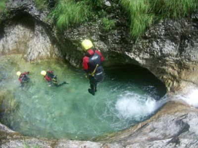 slowenien familienreise aktivurlaub zelinc canyoning