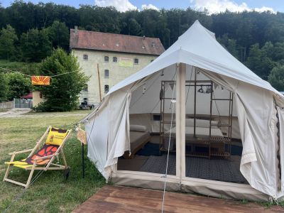 glampingzelt mit insektenschutz