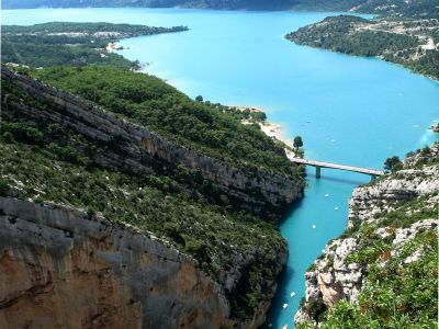 Blick ber Frankreichs zweitgrten Stausee