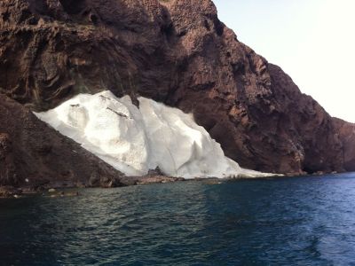 Die Vela Blanca besteht aus Vulkanasche.