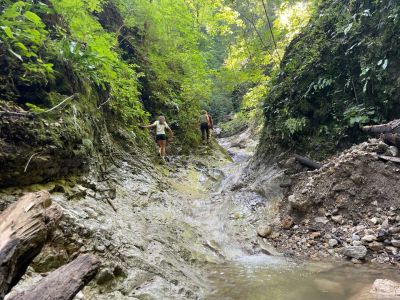 slowenien familienreise aktivurlaub abenteuer hudicev graben