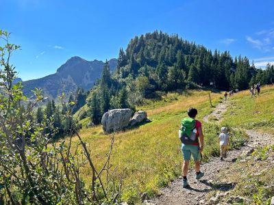 familienwanderung almwiese abenteuer fr kinder