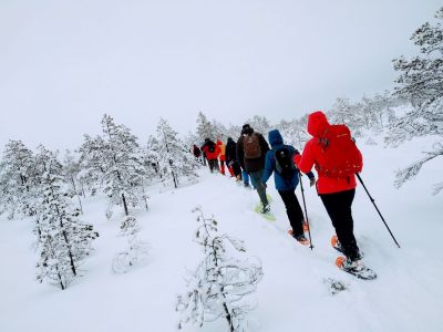 Winterreise Familien mit Kindern Estland Schneeschuhwanderung